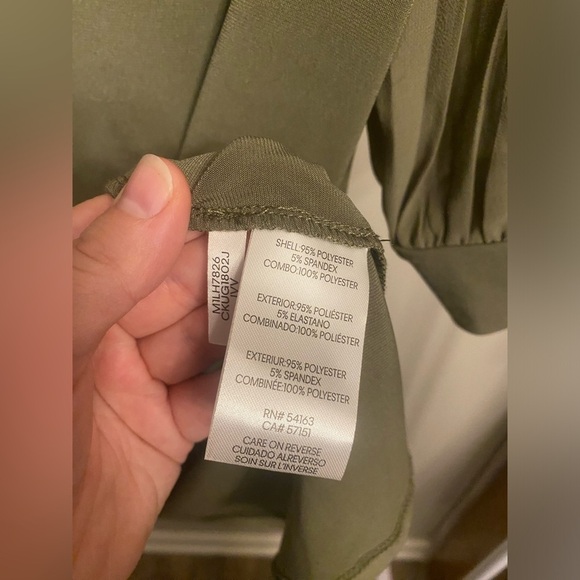 Calvin Klein green v neck blouse with puff sleeves NWOT - Picture 4 of 11